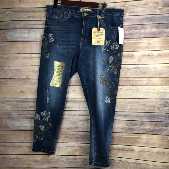 Democracy Denim - Democracy embroidered jeans- NEW
